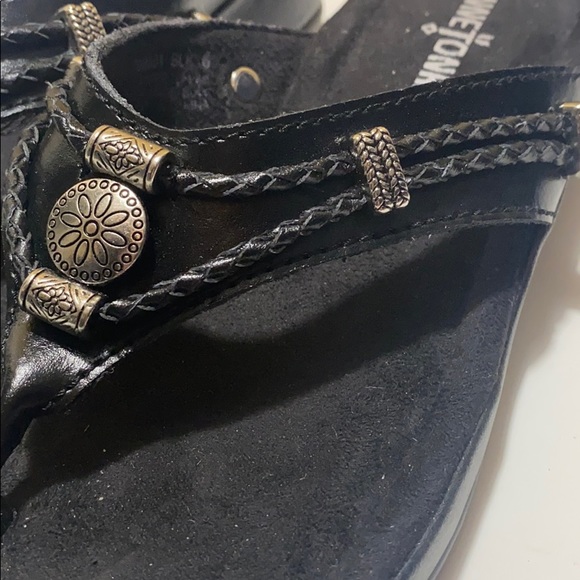 Minnetonka Silverthorne Black Leather Sandals 6 - Picture 6 of 7
